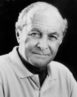 Robert Loggia