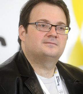 Brandon Sanderson