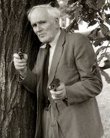 Desmond Llewelyn