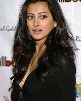 Noureen DeWulf