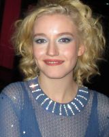 Julia Garner